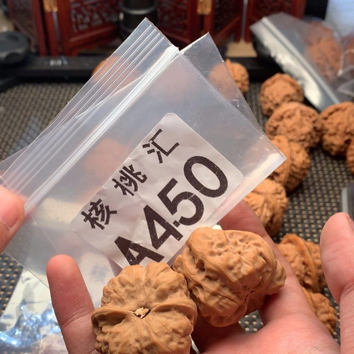 好***在文玩核桃把件蛤蟆头