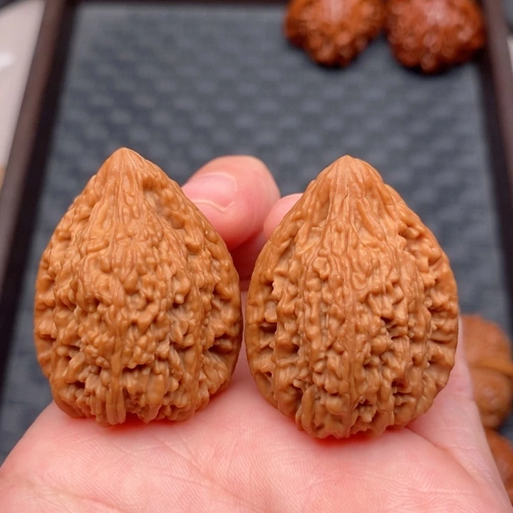 文玩核桃把件塔尖全品