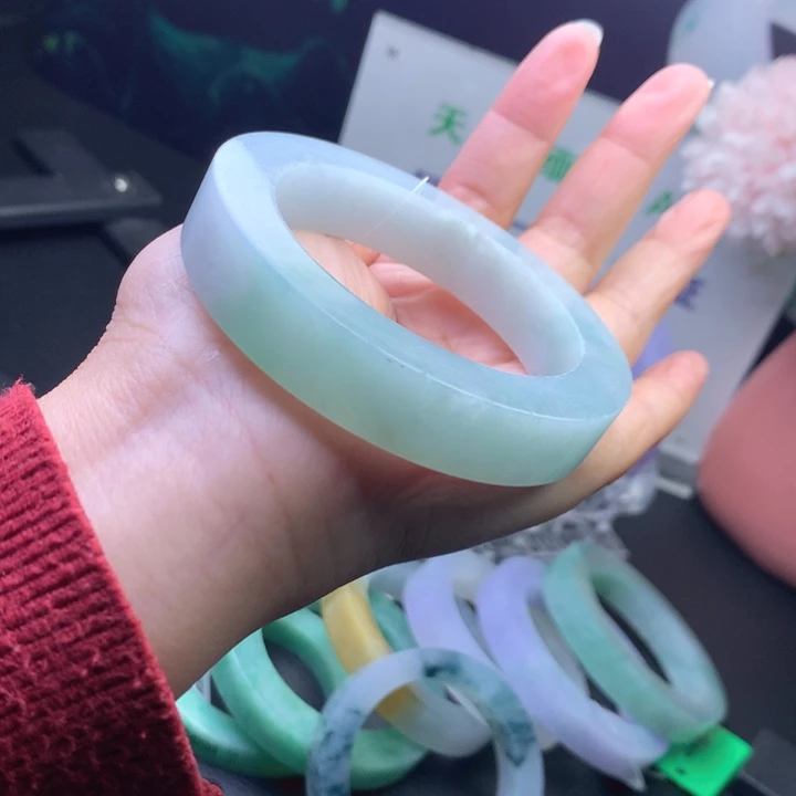 未镶嵌翡翠手镯定制翡翠