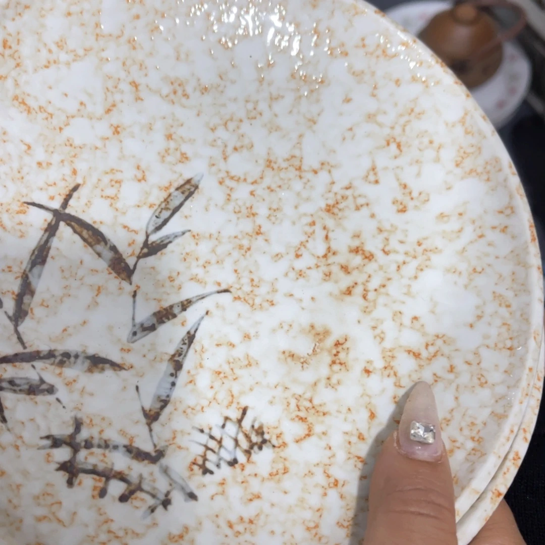 流***染瓷片你就在家里吃东西吃哈哈哈