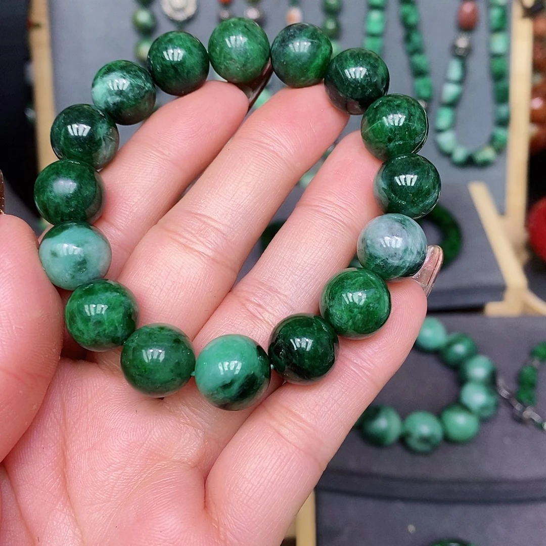 翡翠手链未镶嵌漂亮美眉