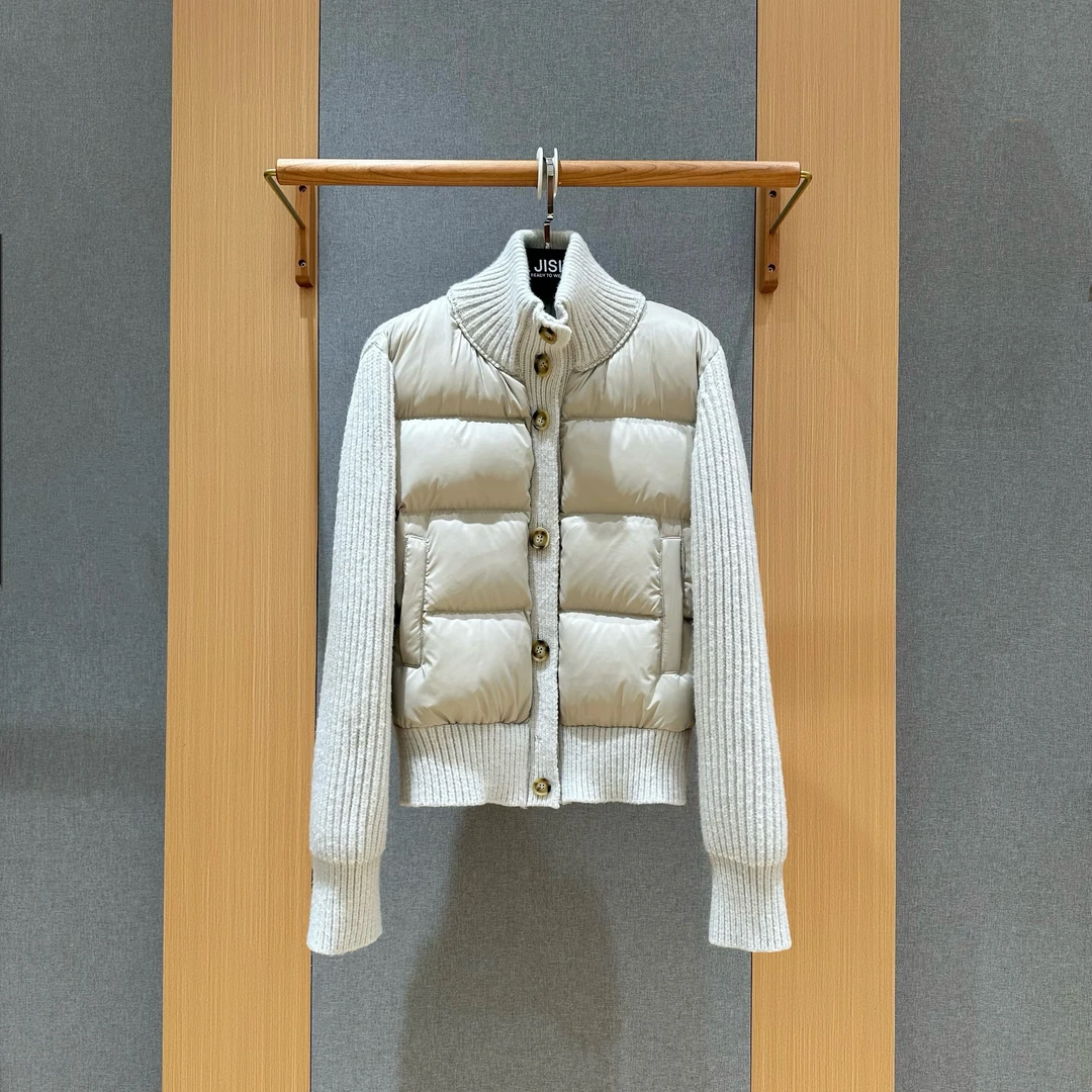 JISI  剪刀拼接立领针织羽绒服外套-YR25824A