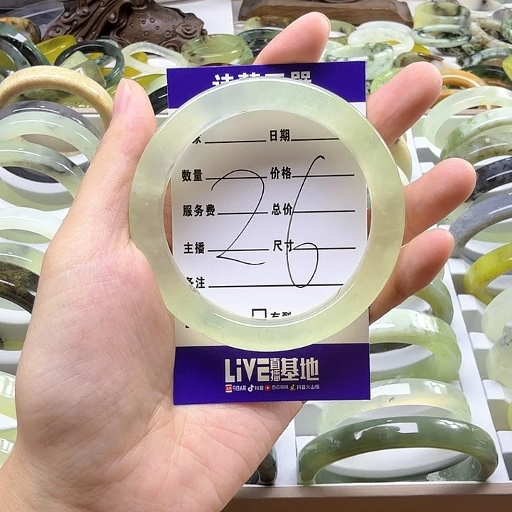 南***烟蛇纹石玉未镶嵌纯天然蛇纹石岫玉