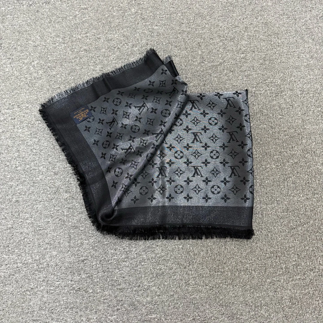 未使用 LouisVuitton/路易威登 18935914 混纺围巾披肩142x142cm
