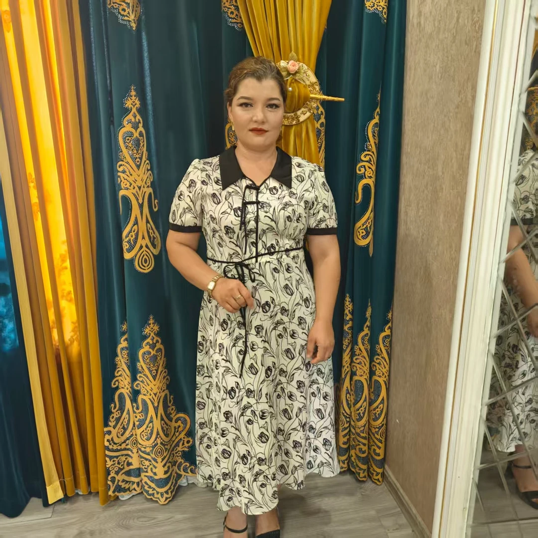 Nurziba常规中袖印花套头中腰碎花连衣裙设计师蕾丝和纸纱