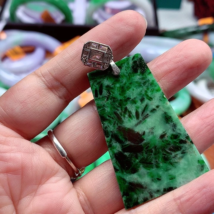 翡翠银S925镶嵌颈饰翡翠