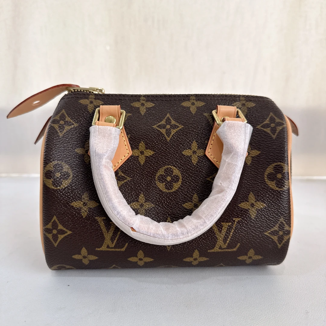 修复品LouisVuitton/路易威登 speedy 18枕头包/单肩腋下莉莉Q