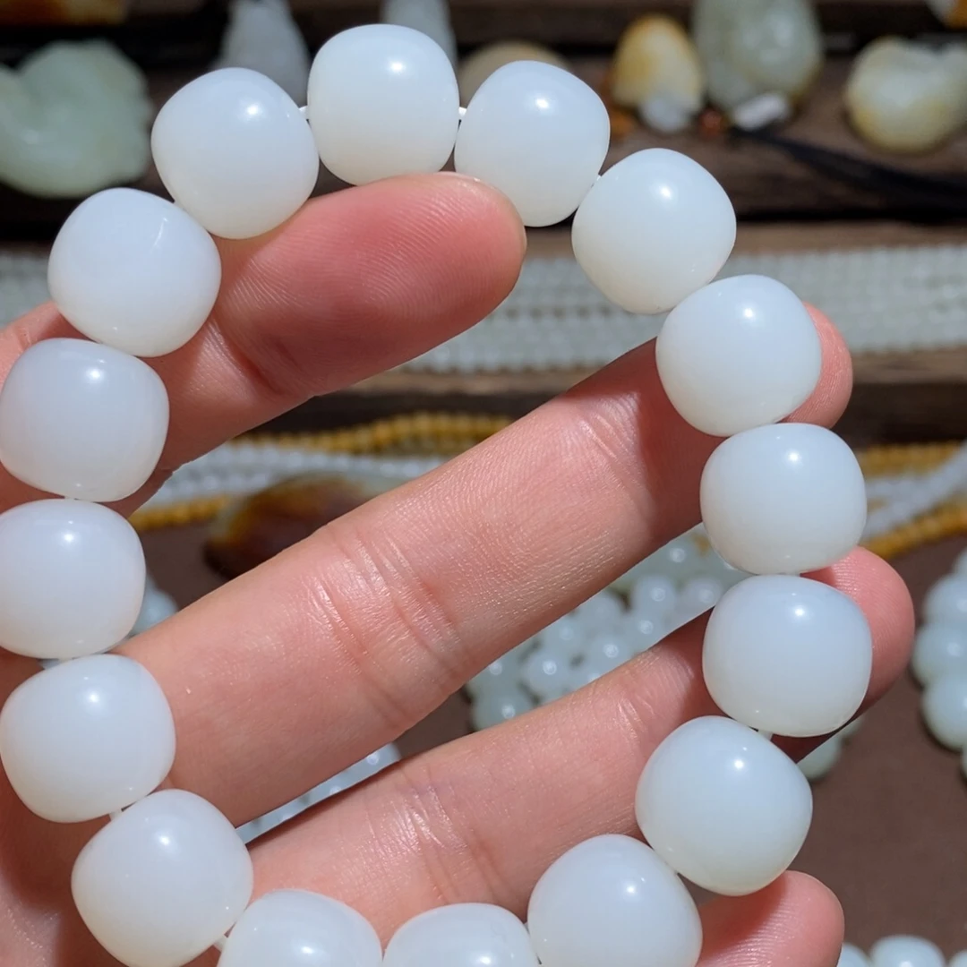 骑***风和田玉未镶嵌挂件