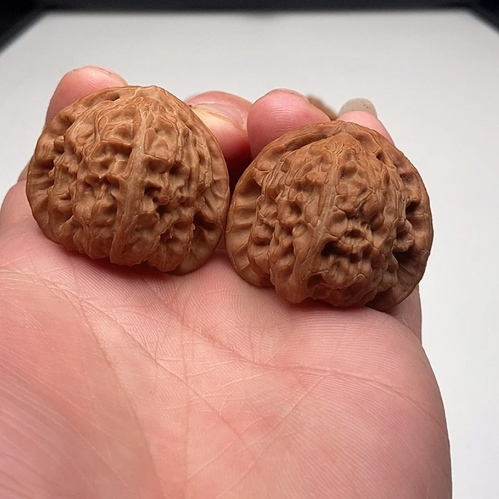 文玩核桃把件三角白