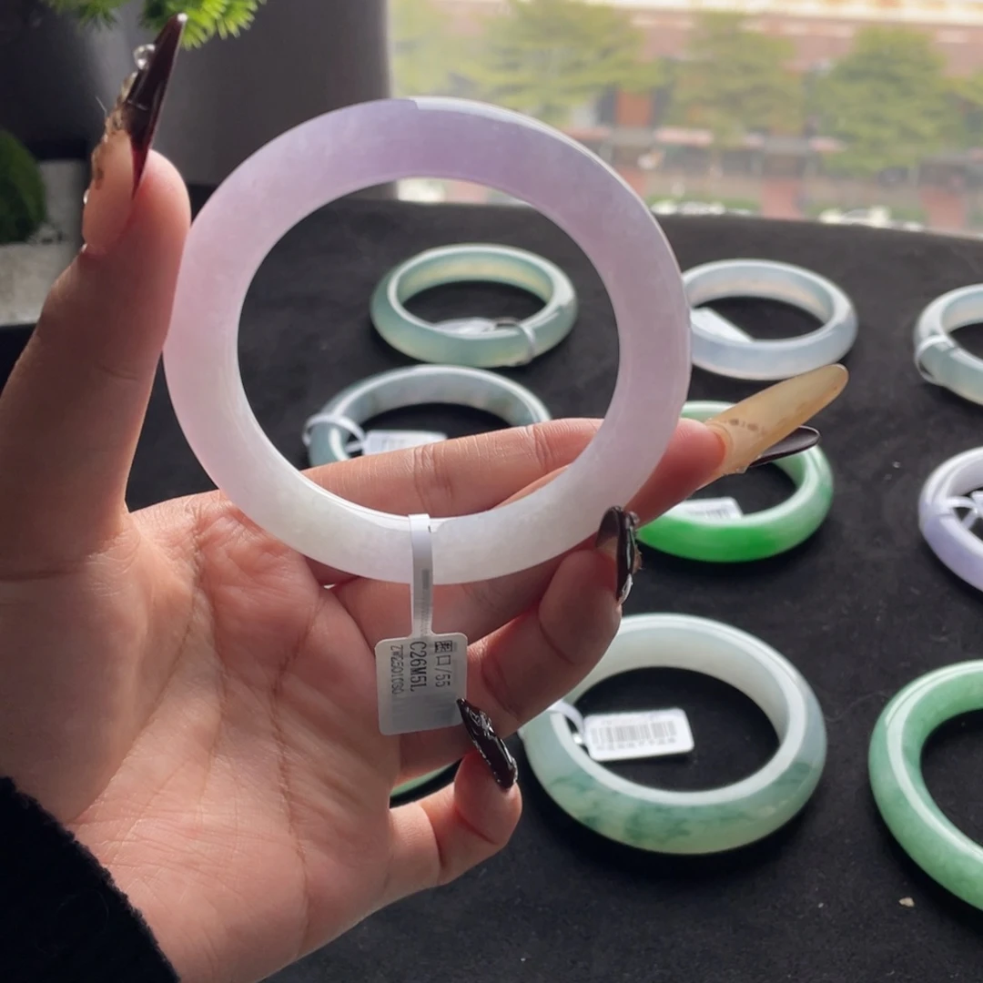 翡翠未镶嵌手镯三天鉴赏