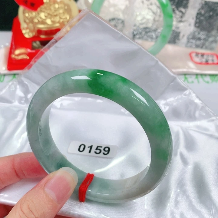 翡翠手镯未镶嵌   编号0159 正圈55+