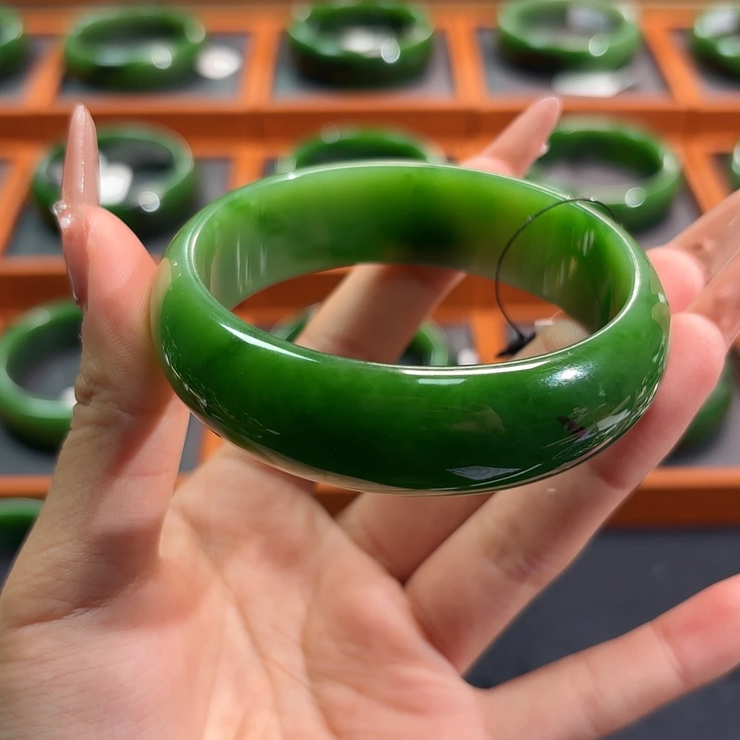 和田玉（碧玉）未镶嵌手镯白加绿5960