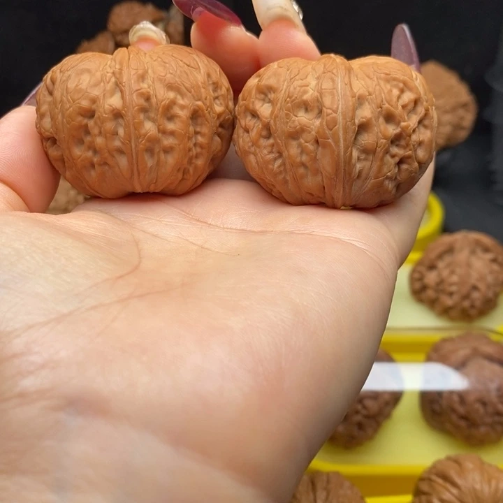 文玩核桃把件元宝