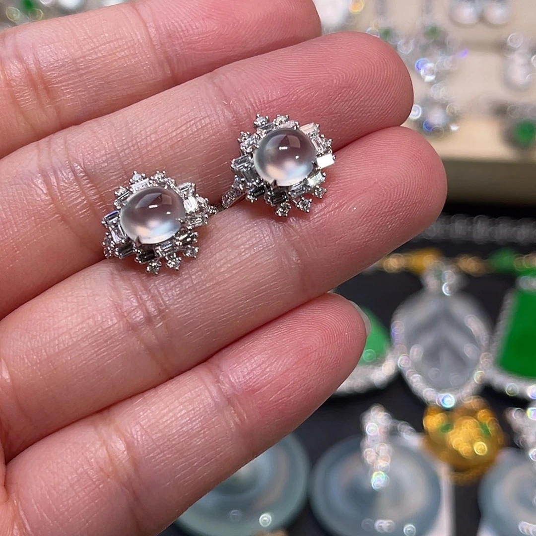 翡翠18K金镶嵌耳饰玻璃种冰蛋