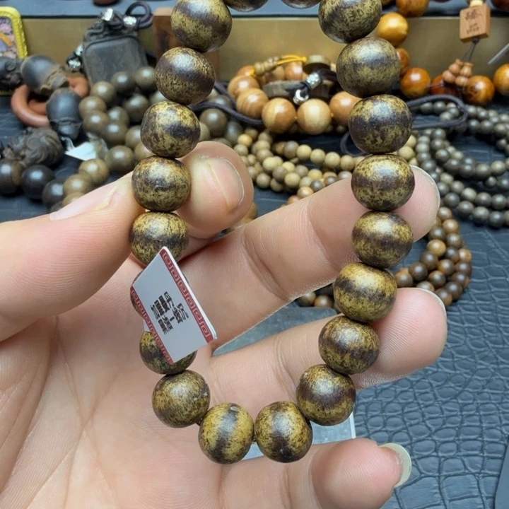 沉香碎屑沉香加里曼丹黑油一线沉