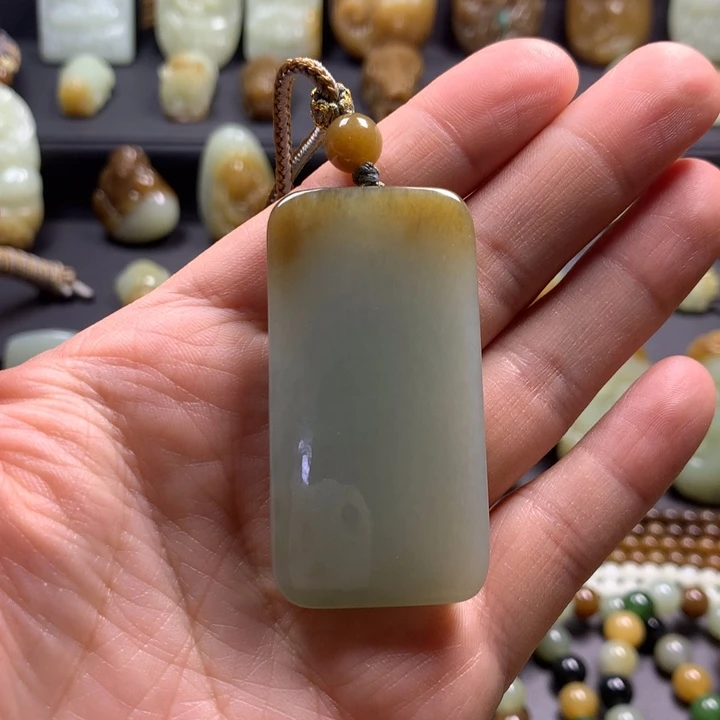 和田玉（糖玉）未镶嵌颈饰