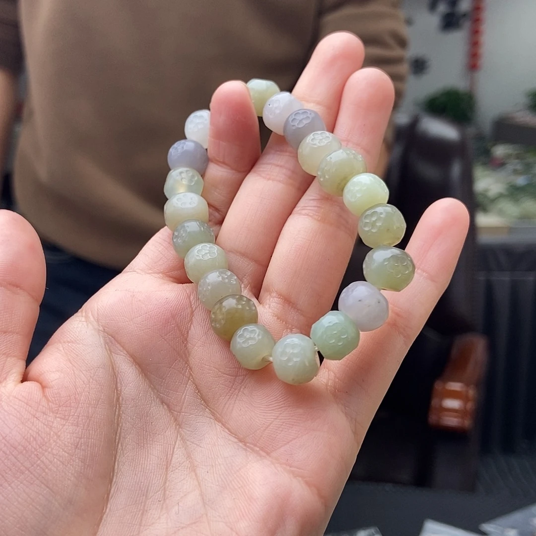 和田玉颜色多样性发拍一发一未镶嵌