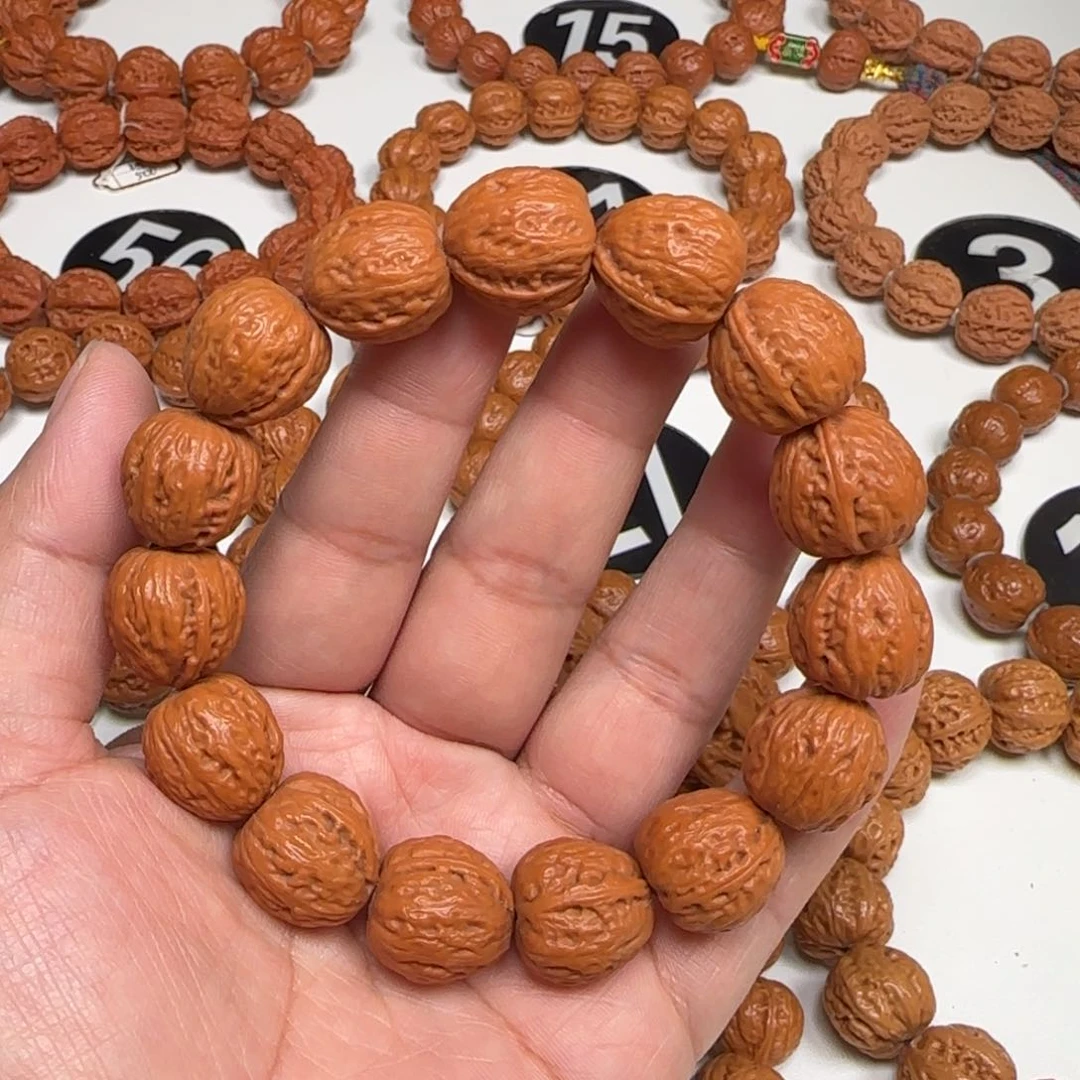 文玩核桃吊坠泥鳅背