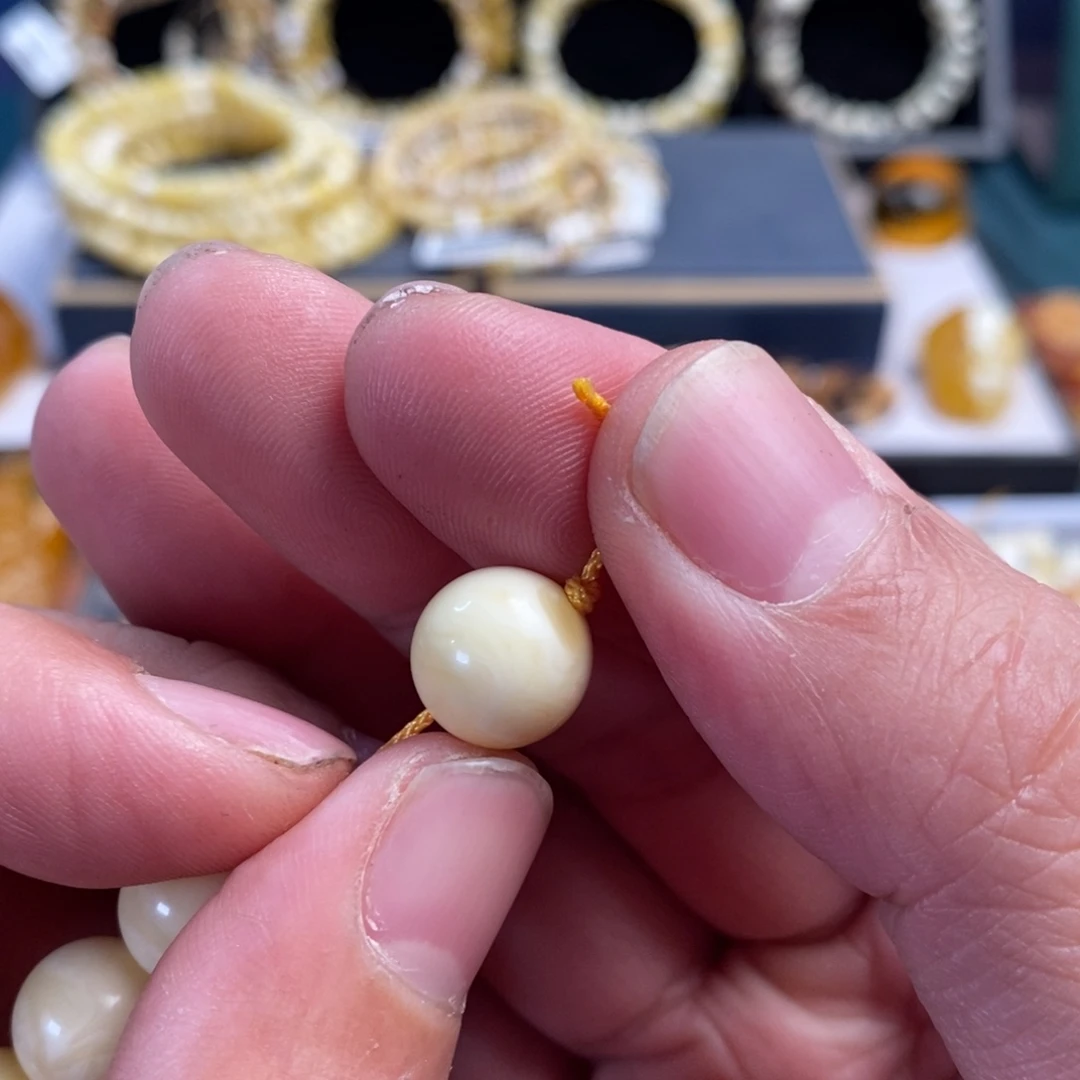 琥珀未镶嵌裸石11.9mm浓蜡白蜡