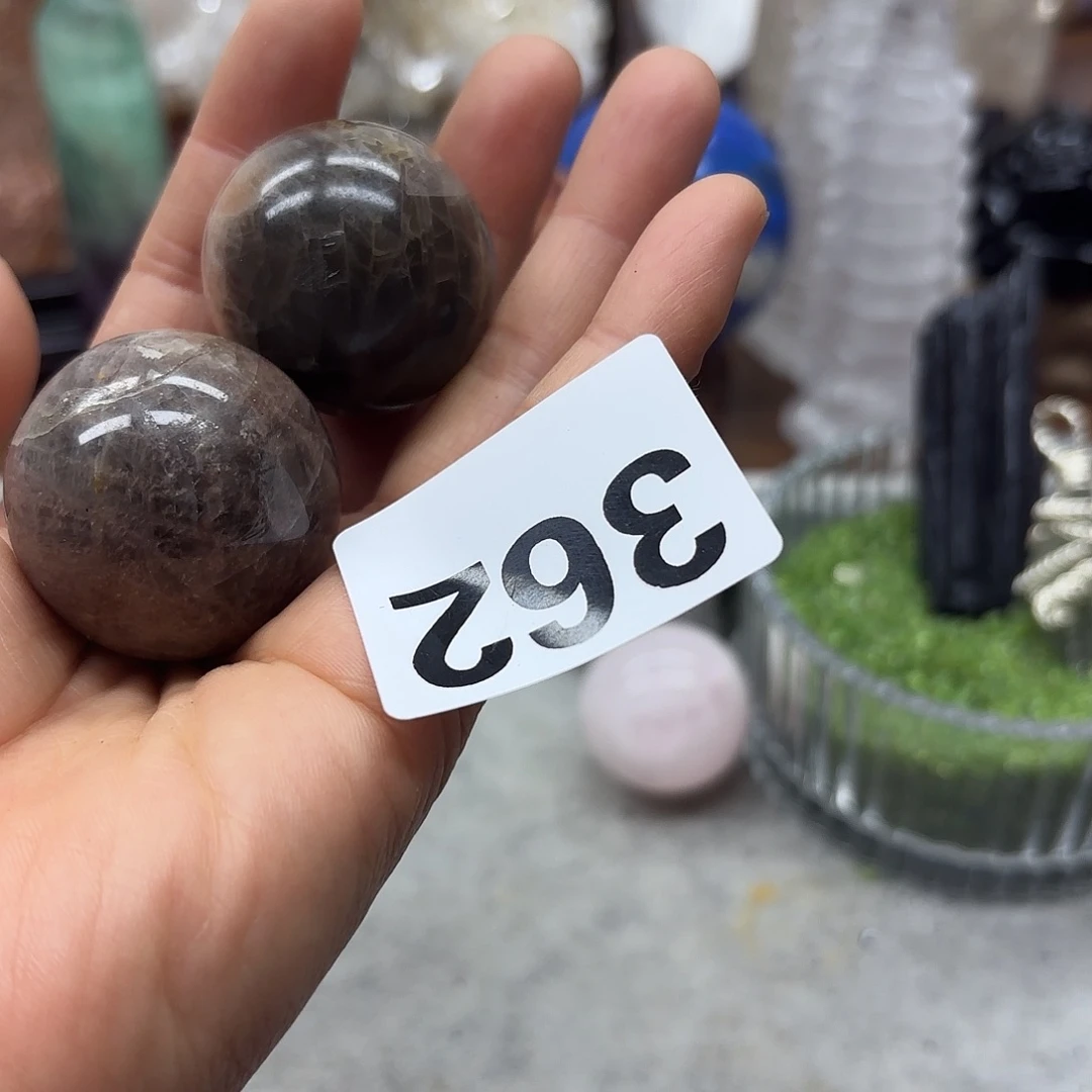 大型摆件（非配饰）未镶嵌水晶2颗