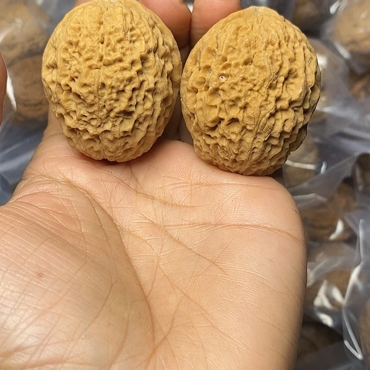 文玩核桃把件云南铁核桃31