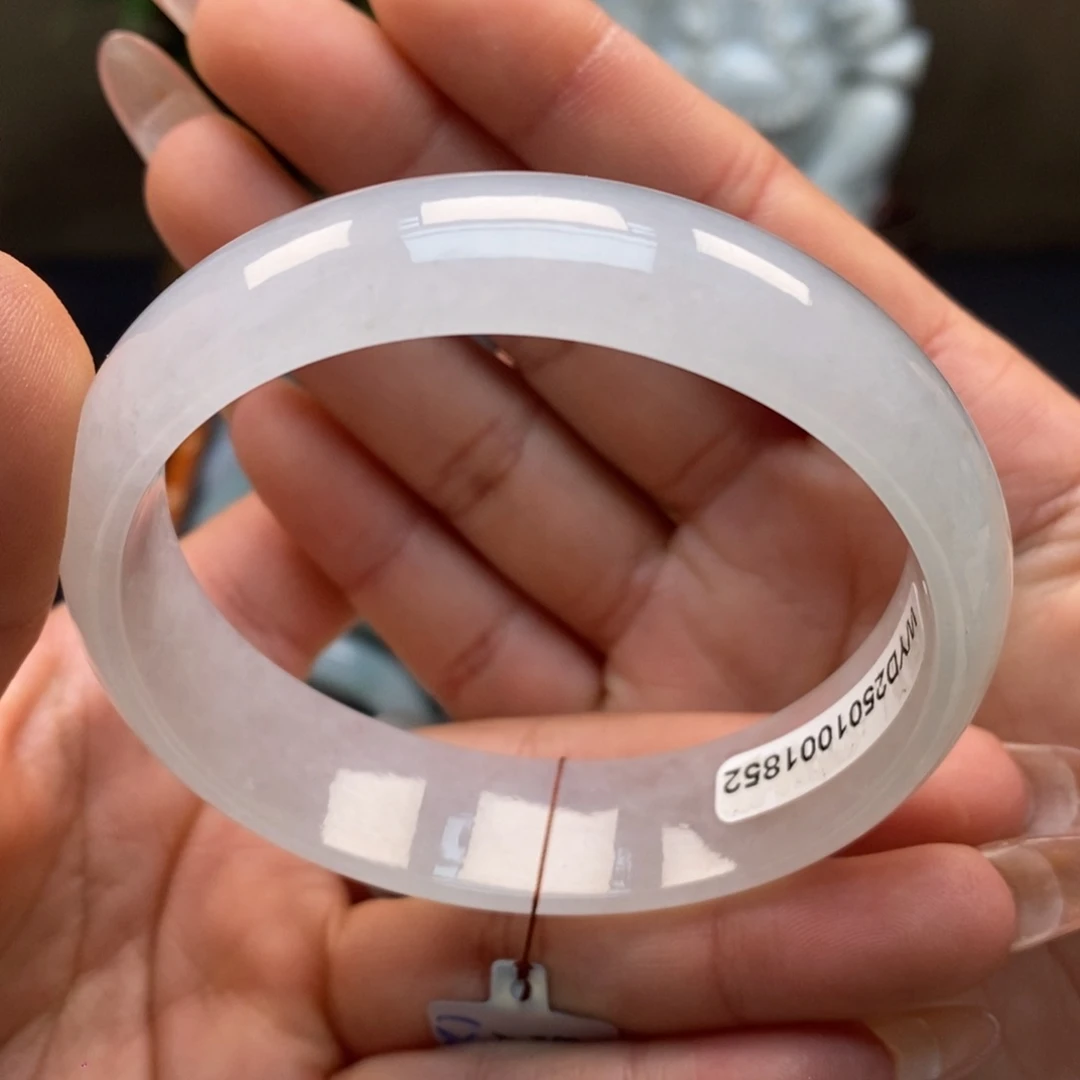 翡翠手镯未镶嵌天然