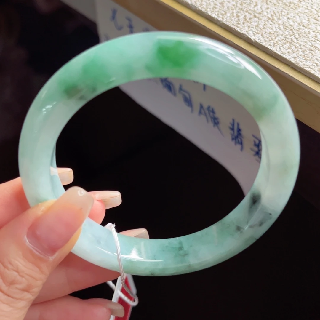 未镶嵌手镯翡翠手镯