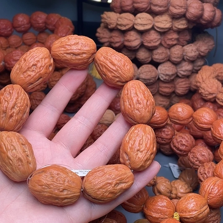 地***萨文玩核桃手串大枣