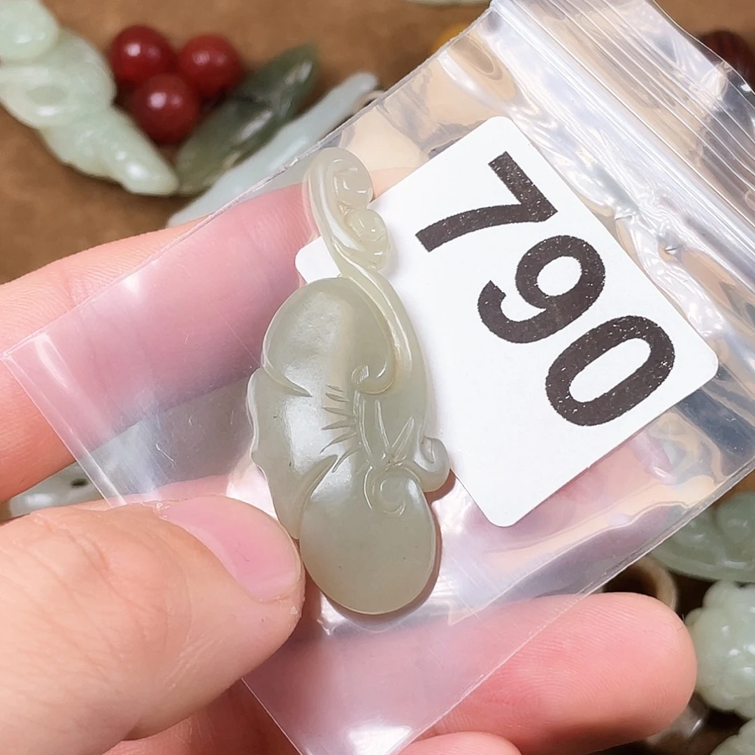 和田玉（糖玉）未镶嵌颈饰