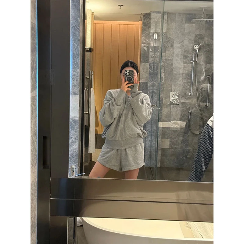 休闲简约风修身显瘦百搭时尚宽松上衣2025秋季新款高腰短裤两件套