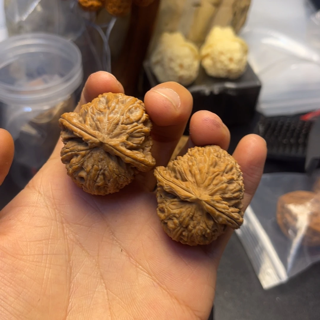 吊坠文玩核桃三角白