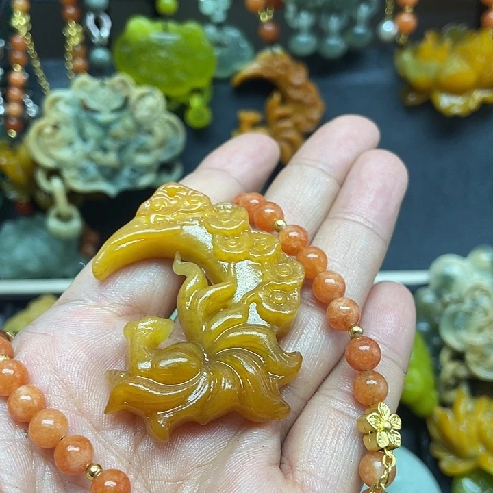 未镶嵌蛇纹石玉颈饰