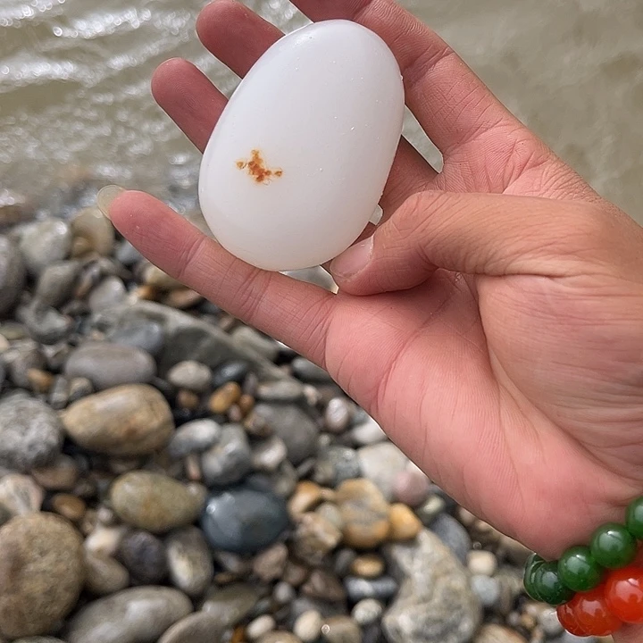 未镶嵌和田玉（糖玉）车挂