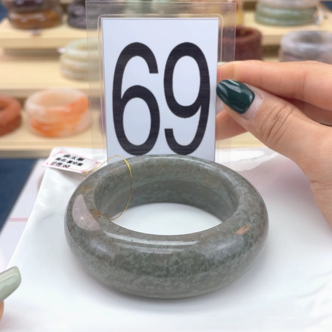 【闪购商品】石英岩玉手镯未镶嵌