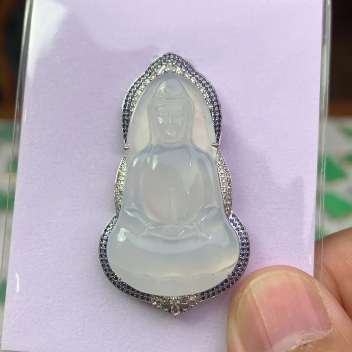 翡翠18K金镶嵌颈饰翡翠