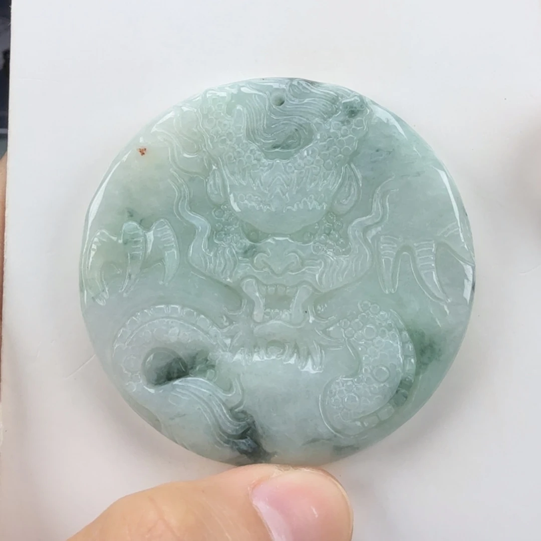 翡翠挂件未镶嵌翡翠