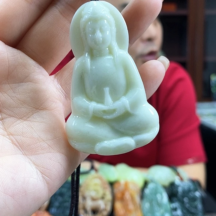 蛇纹石玉吊坠未镶嵌