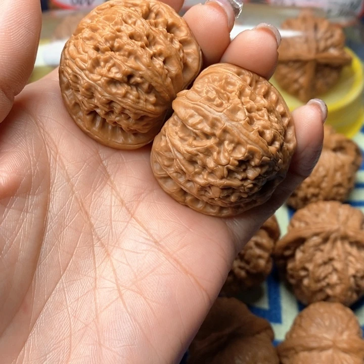 桃核吊坠白狮子42全品