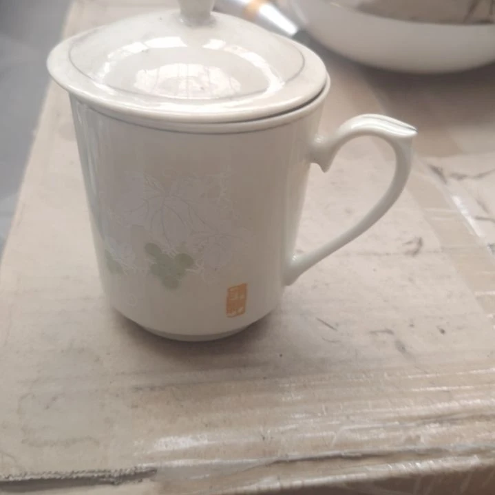 瓷片陶瓷盘子碗啥都有