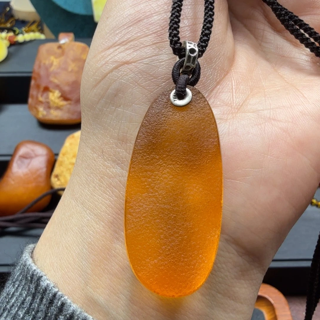 琥珀吊坠(赠链)未镶嵌