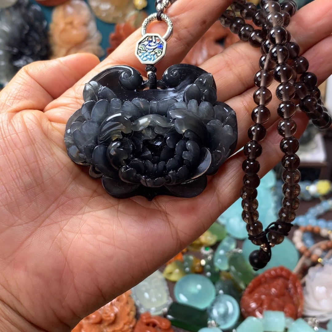 蛇纹石玉未镶嵌挂坠