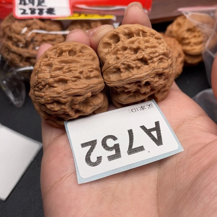 文玩核桃吊坠核桃