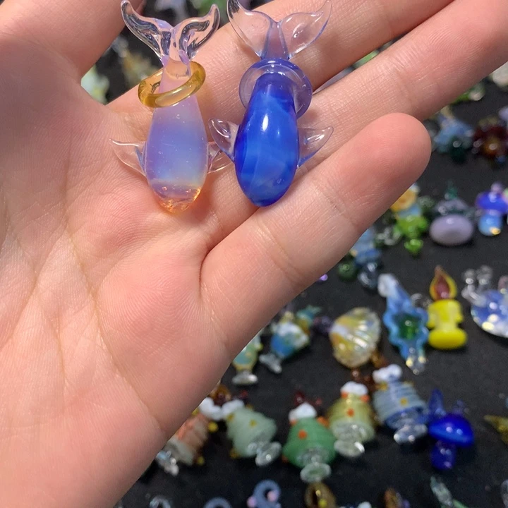 玻璃颈饰大鲸鱼2个