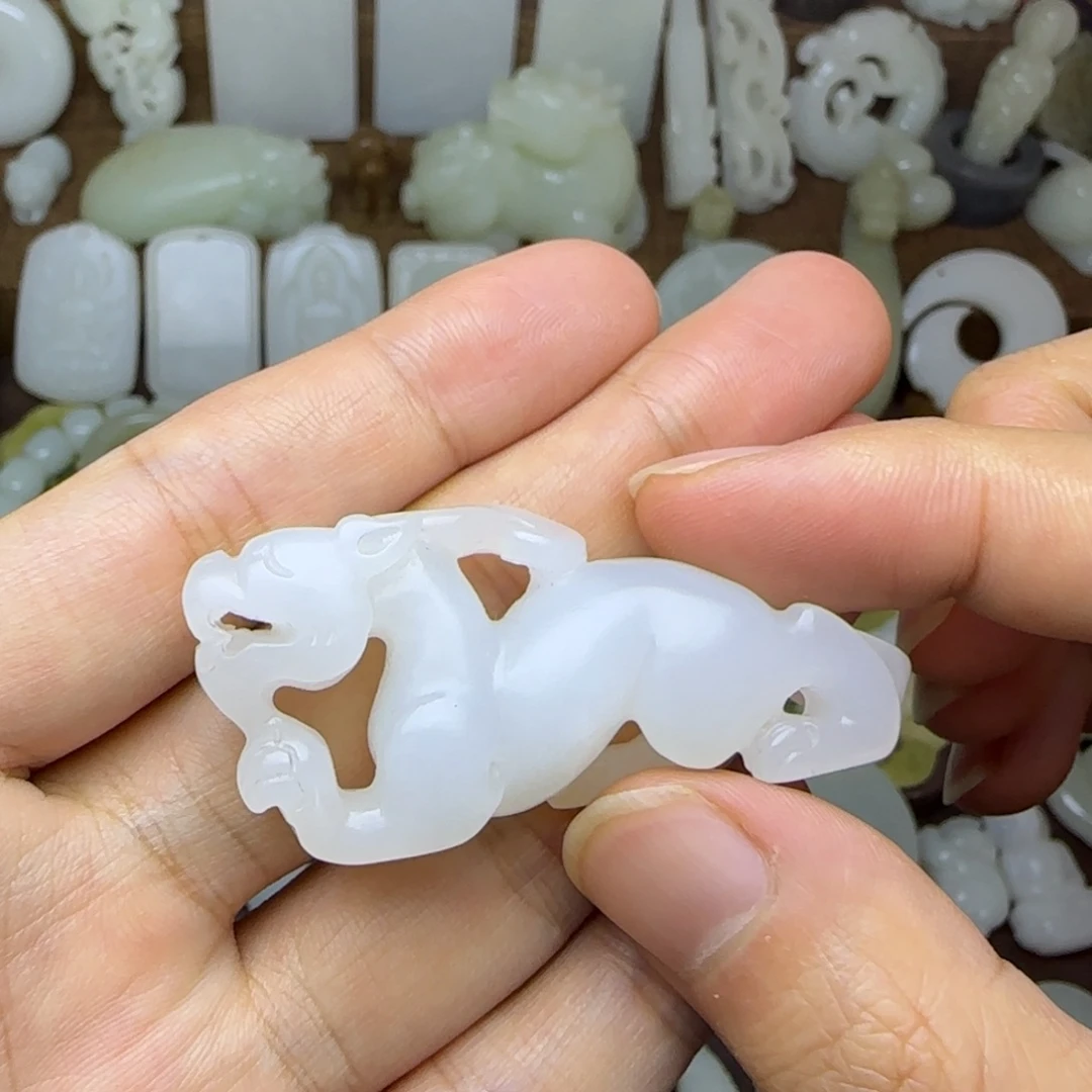 和田玉未镶嵌挂件貔貅