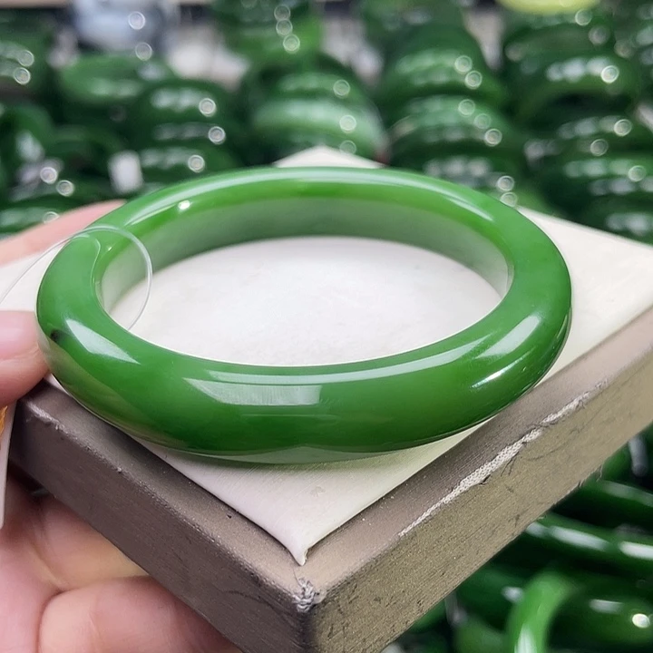 未镶嵌手镯和田玉（碧玉）
