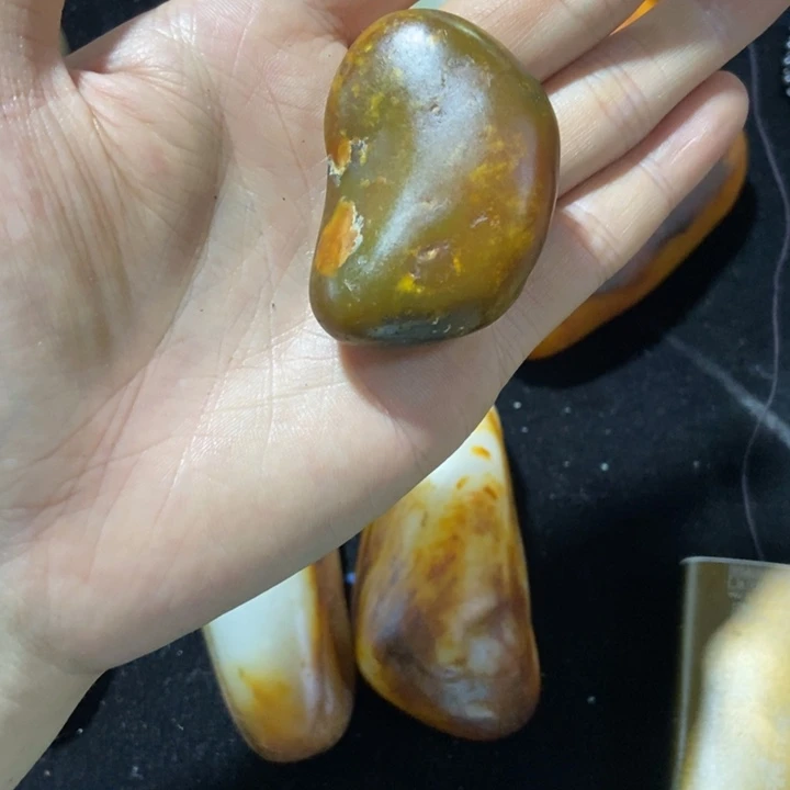 和田玉（糖玉）未镶嵌颈饰