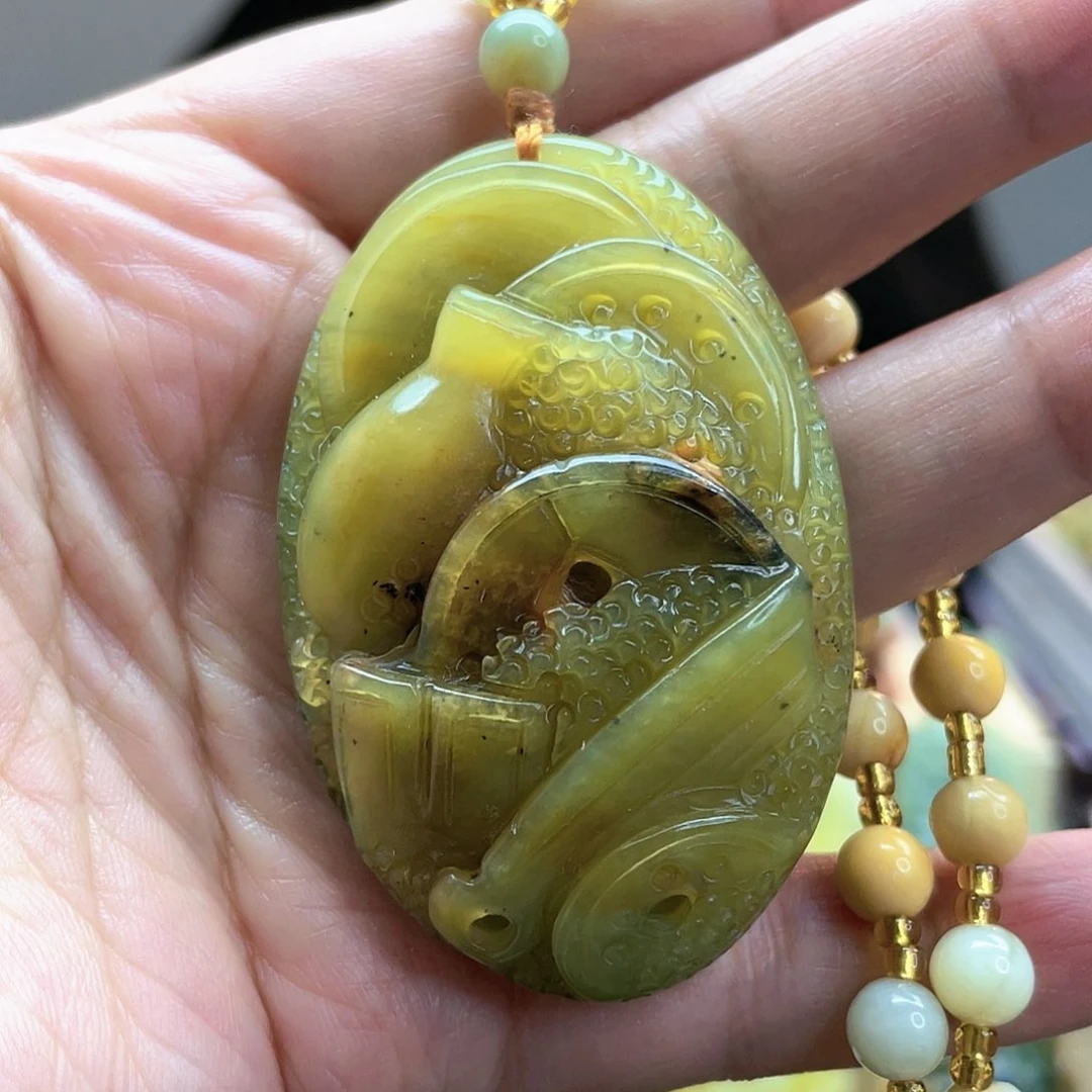 蛇纹石玉颈饰未镶嵌