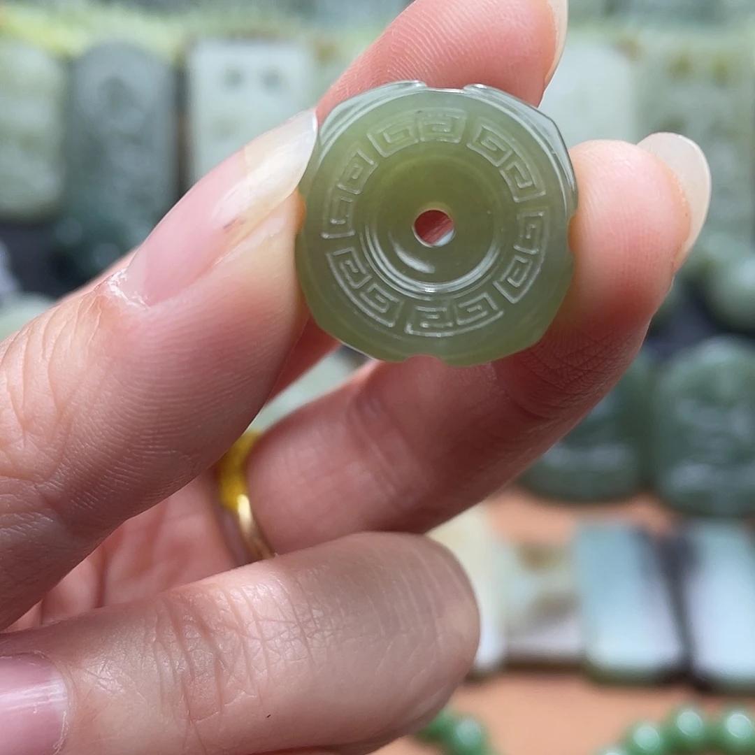 和田玉未镶嵌吊坠(不含链)