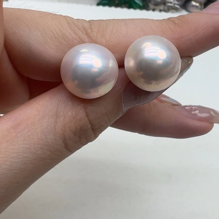 耳饰18K金镶嵌拼合珍珠（马贝珠）