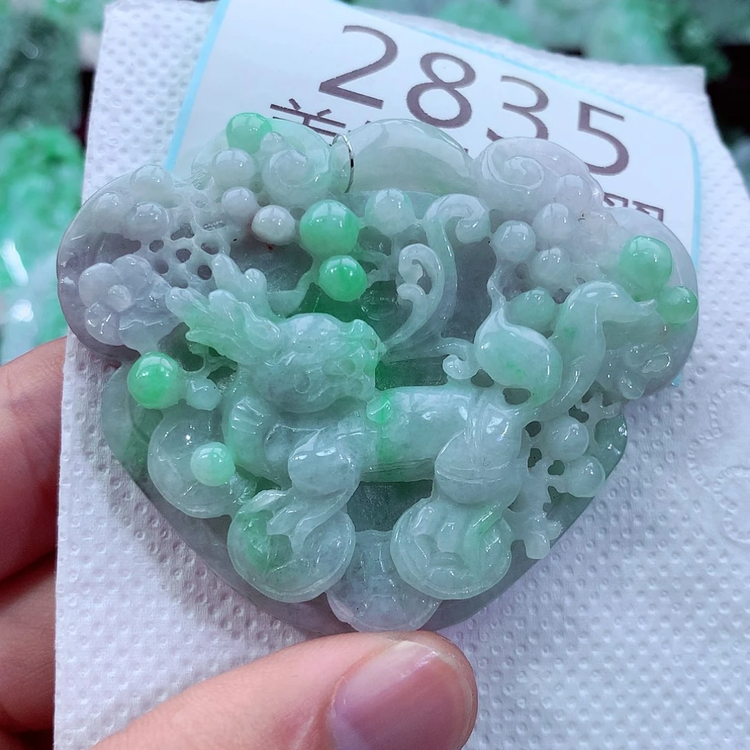 吊坠(不含链)未镶嵌翡翠